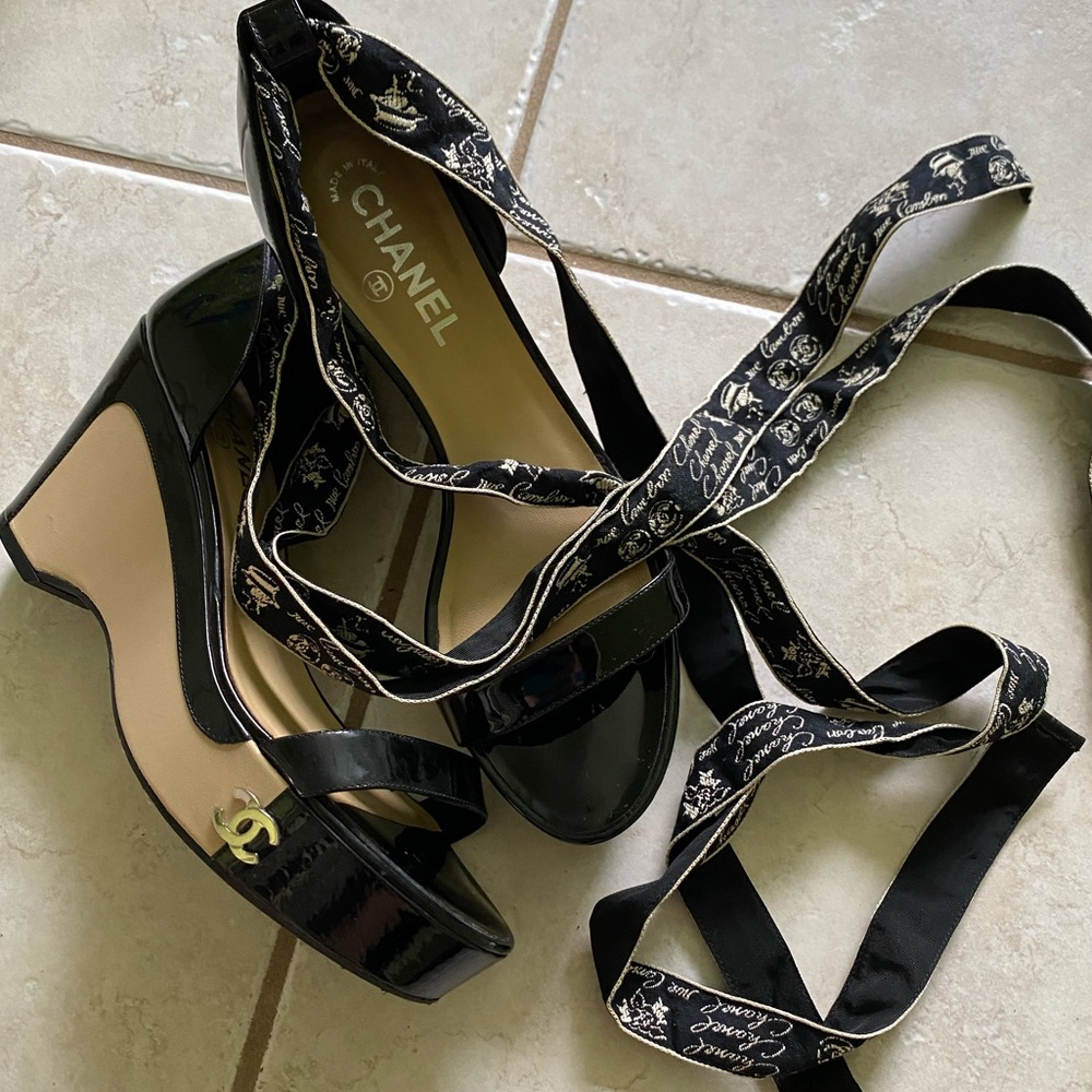Goegeous CHANEL platforms! Literally worn once.